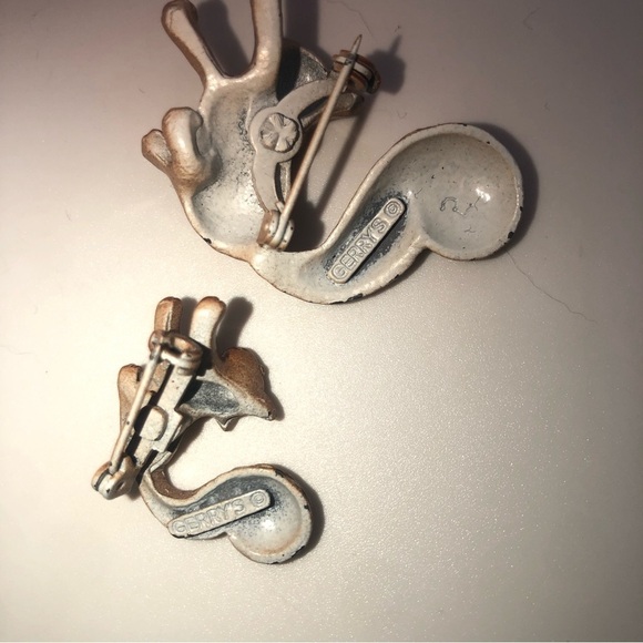 Vtg Gerry’s Brown Enamel Mom & Baby Squirrel Brooches 1.1” & .5” - Picture 3 of 5